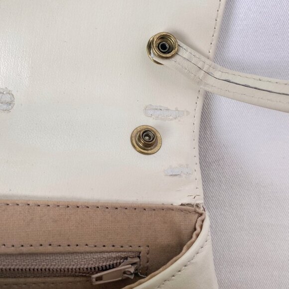 White/Cream Retro-Style Shoulder Bag with Adjustable Strap - Picture 10 of 10